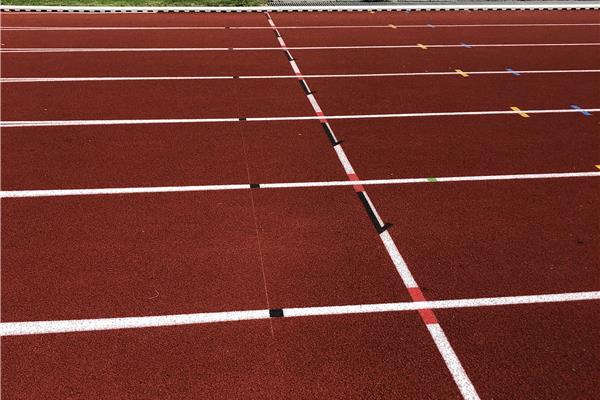 Aanleg kunststof atletiekpiste in PU - Sportinfrabouw NV